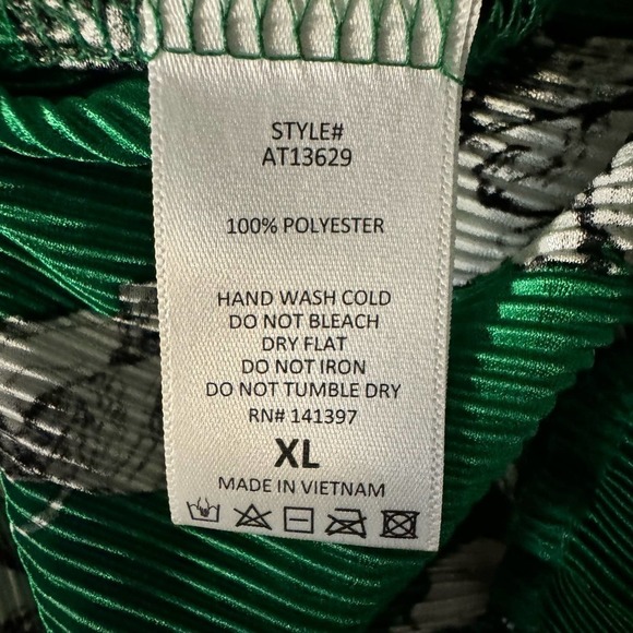 ASTR The Label Wrap Top Size Large - Picture 8 of 8